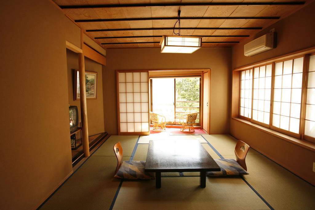 Masutomi Ryokan Хаконе Екстериор снимка
